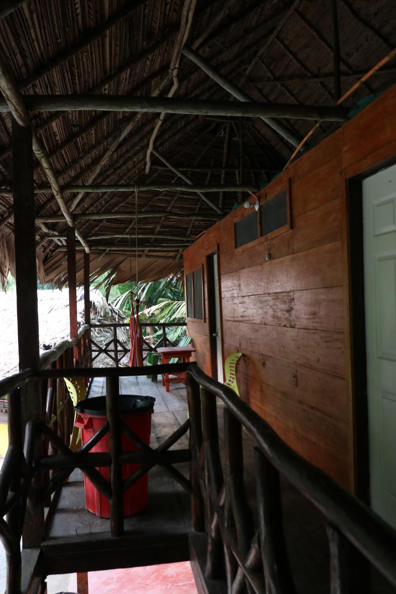 Hotel Salvador Gaviota Livingston Exterior photo