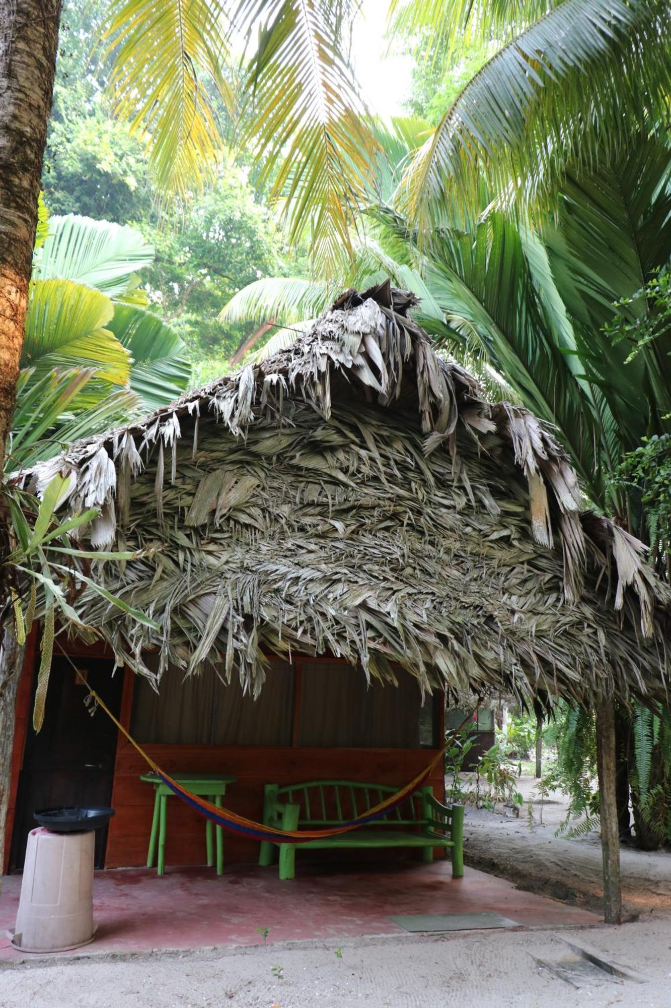 Hotel Salvador Gaviota Livingston Exterior photo