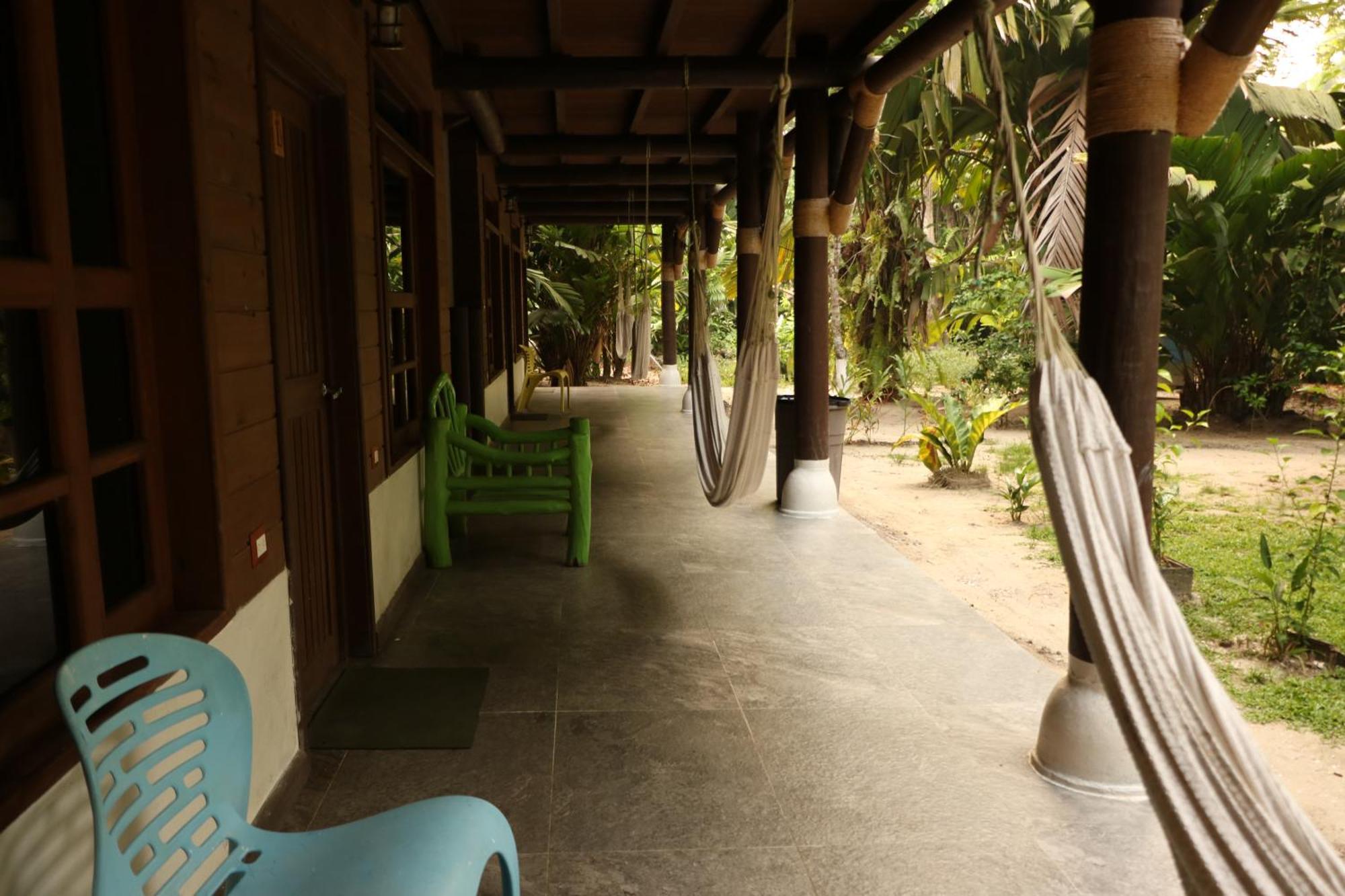 Hotel Salvador Gaviota Livingston Exterior photo